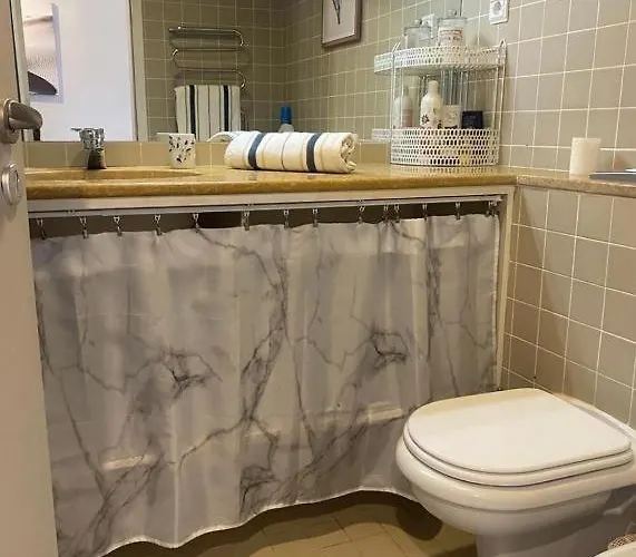 Lagos Accomodation Rooms * ラゴス