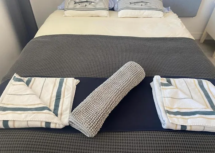 Lagos Accomodation Rooms ホームステイ ラゴス