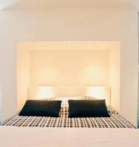 Lagos Accomodation Rooms ホームステイ ラゴス