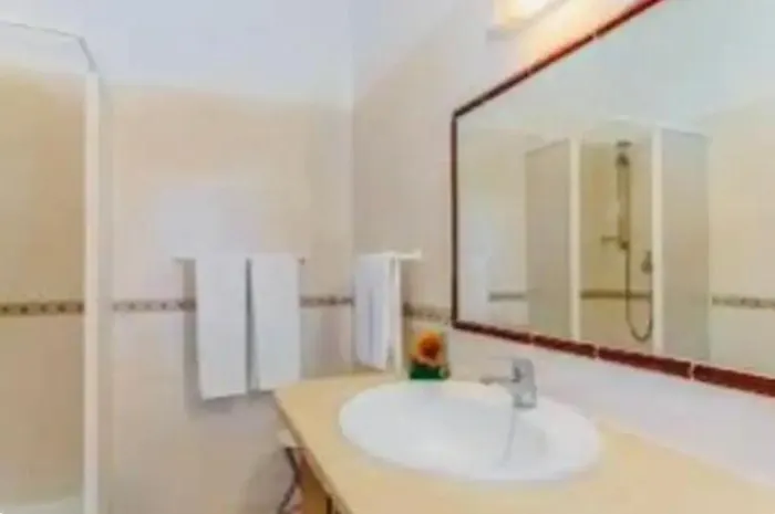 Lagos Accomodation Rooms * ラゴス