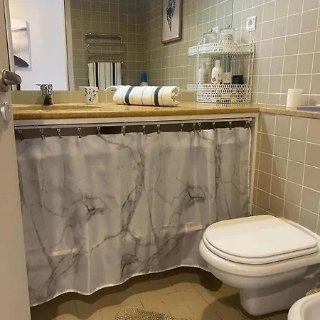 Lagos Accomodation Rooms * Λάγος